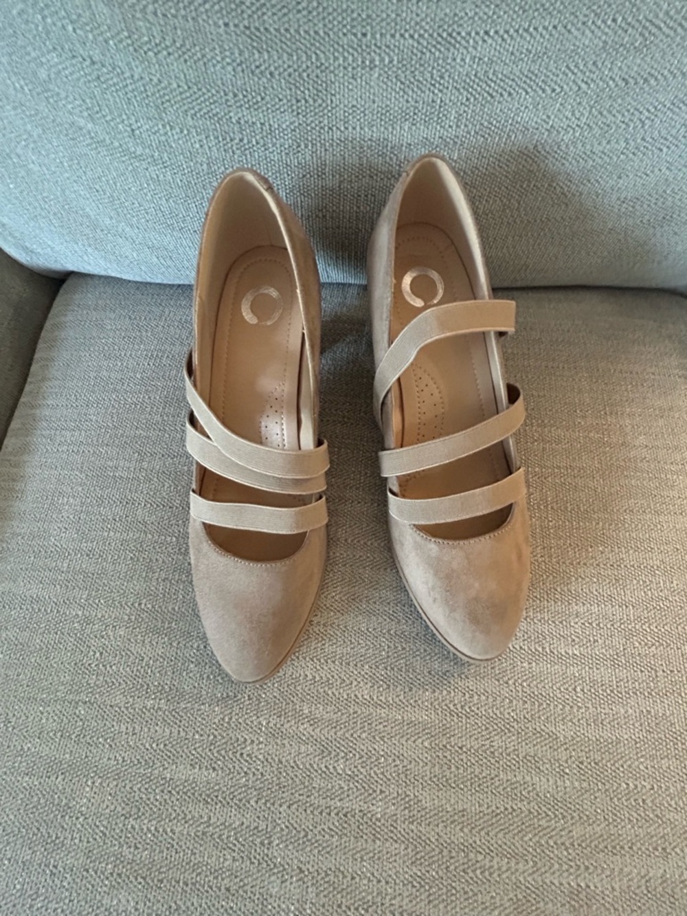 Women’s Pointed Mary Jane Pumps in Taupe